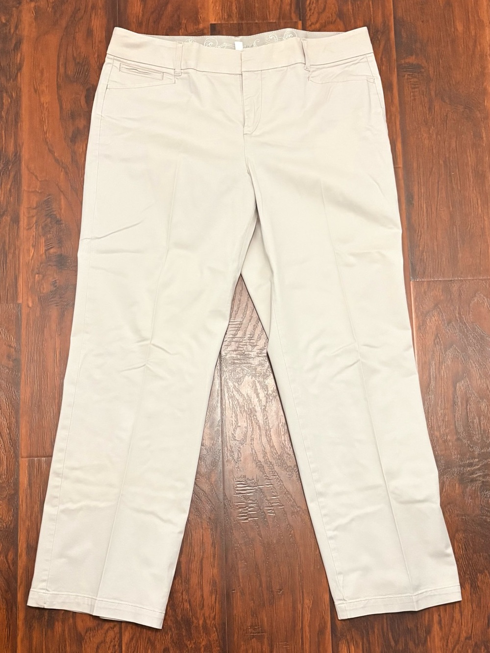 JM Collection Beige Straight Leg Pants Size 12 Short
